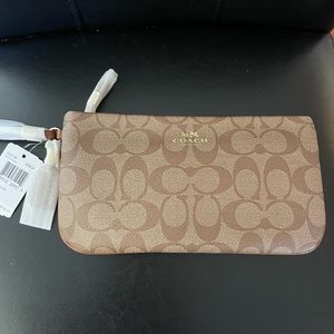 NEW Coach Large Wristlet Clutch Top Zip Brown